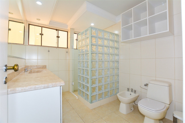 Imagem Casa com 3 Quartos à Venda, 271 m² em Jardim das Américas - Curitiba Imagem Casa com 3 Quartos à Venda, 271 m² em Jardim das Américas - Curitiba