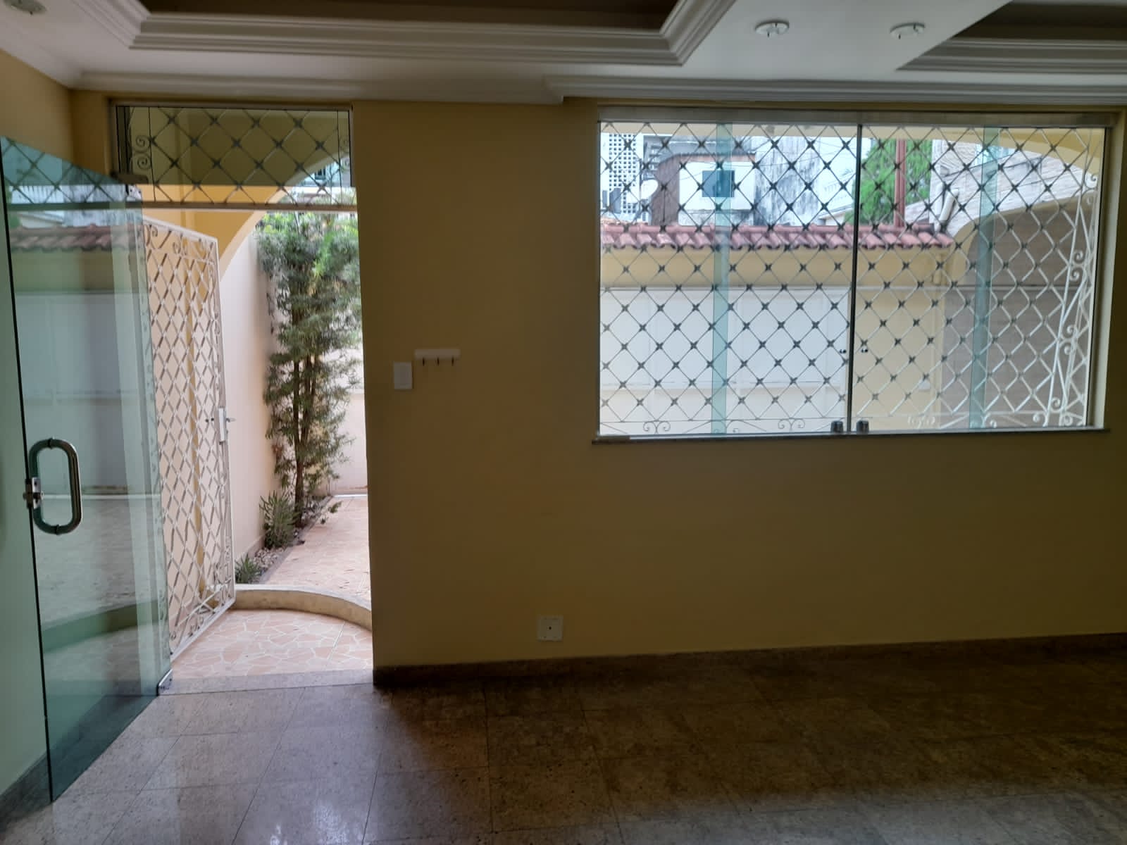 Imagem Casa com 5 Quartos à Venda ou Locação, 224 m²em Adrianópolis - Manaus Imagem Casa com 5 Quartos à Venda ou Locação, 224 m²em Adrianópolis - Manaus
