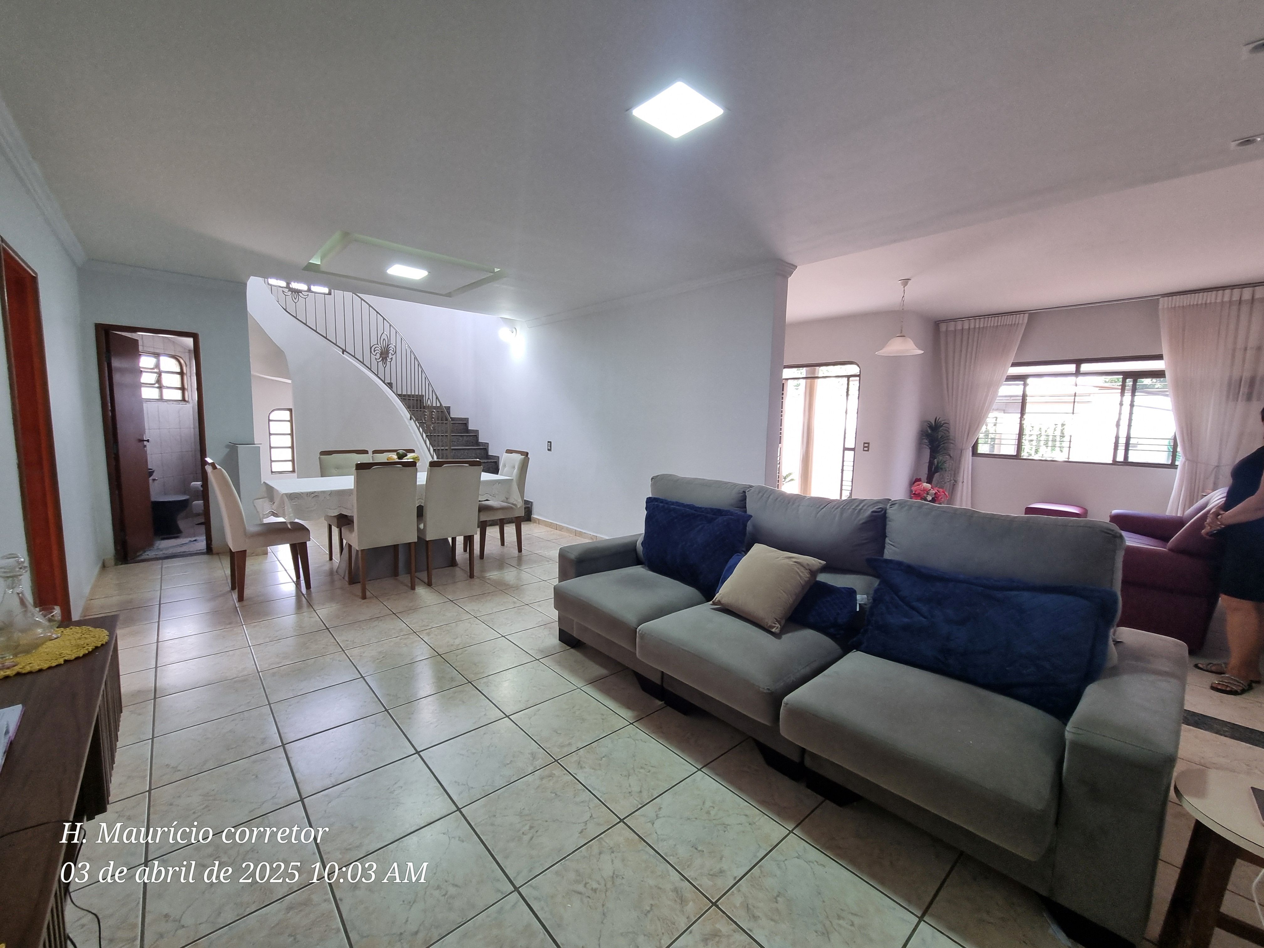 Imagem Sobrado com 4 Quartos à Venda, 250 m² em Setor Jaó - Goiânia Imagem Sobrado com 4 Quartos à Venda, 250 m² em Setor Jaó - Goiânia