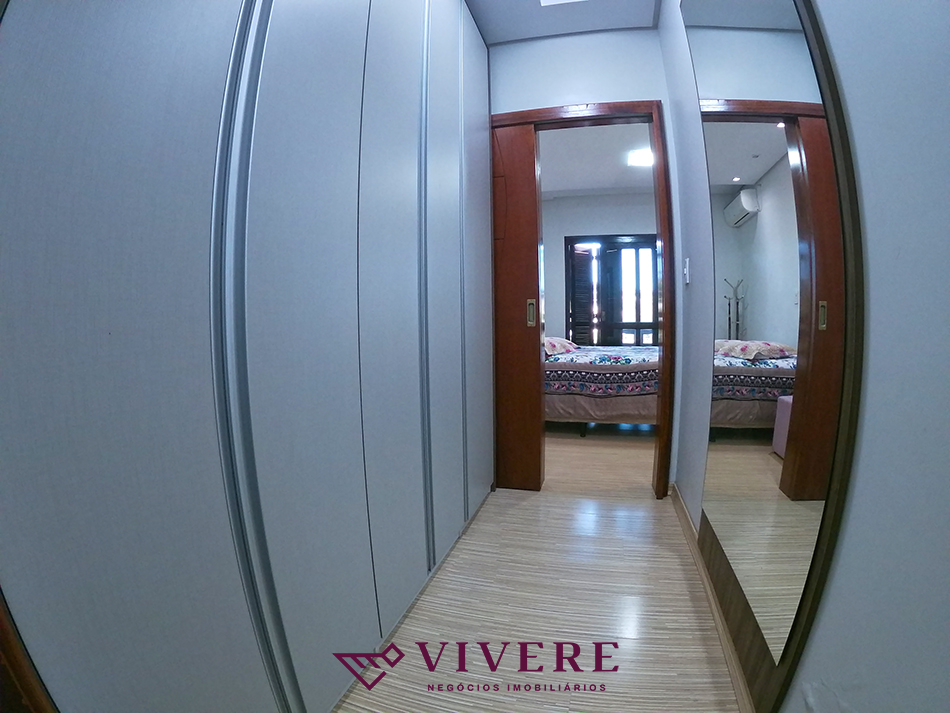 Imagem Casa com 4 Quartos à Venda, 292 m² em Santa Catarina - Caxias do Sul Imagem Casa com 4 Quartos à Venda, 292 m² em Santa Catarina - Caxias do Sul