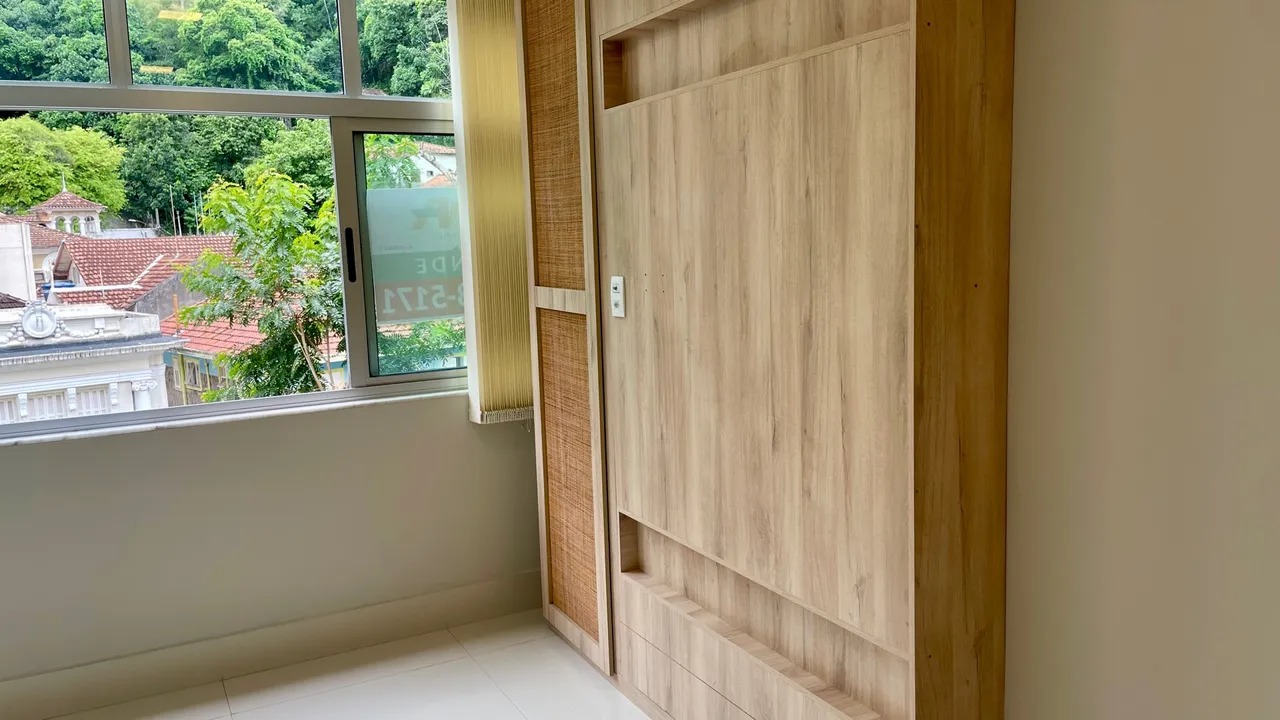 Imagem Apartamento com 3 Quartos à Venda, 114 m²em Laranjeiras - Rio de Janeiro