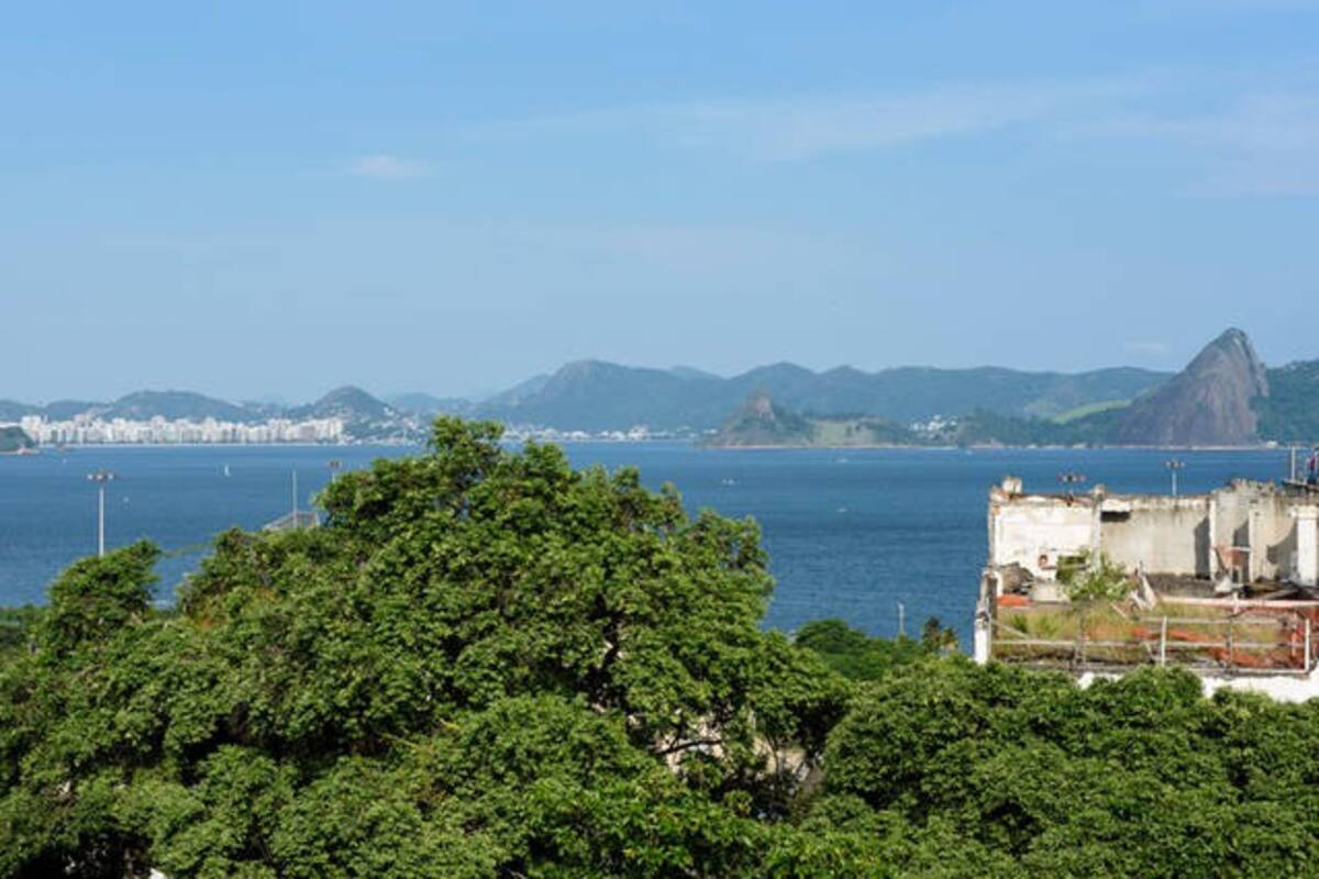 Imagem Casa com 4 Quartos à Venda, 256 m²em Glória - Rio de Janeiro Imagem Casa com 4 Quartos à Venda, 256 m²em Glória - Rio de Janeiro