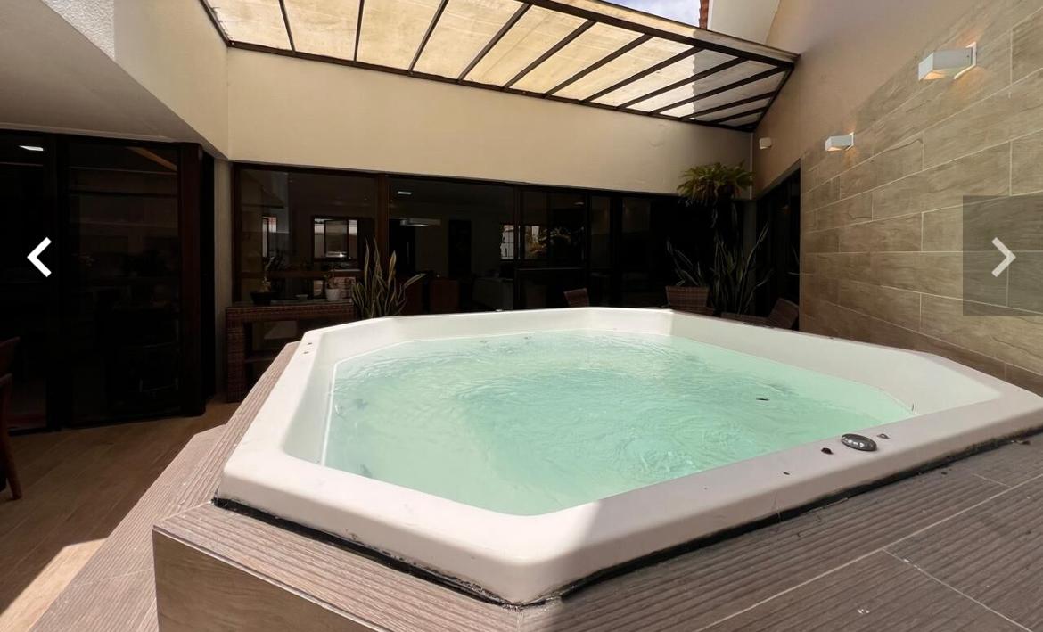 Imagem Casa com 4 Quartos à Venda, 300 m²em Universitário  - Caruaru