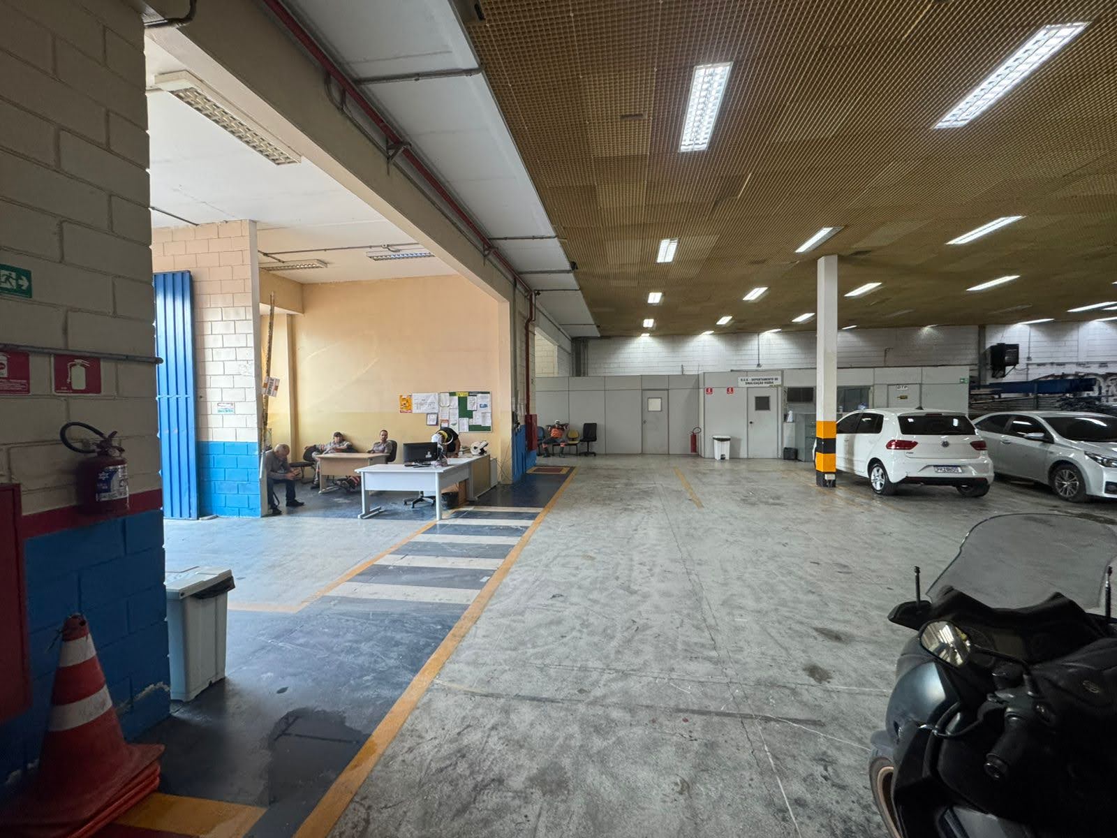 Imagem Galpão para Alugar, 980 m² em Jardim do Luar (Fazendinha) - Santana de Parnaíba Imagem Galpão para Alugar, 980 m² em Jardim do Luar (Fazendinha) - Santana de Parnaíba