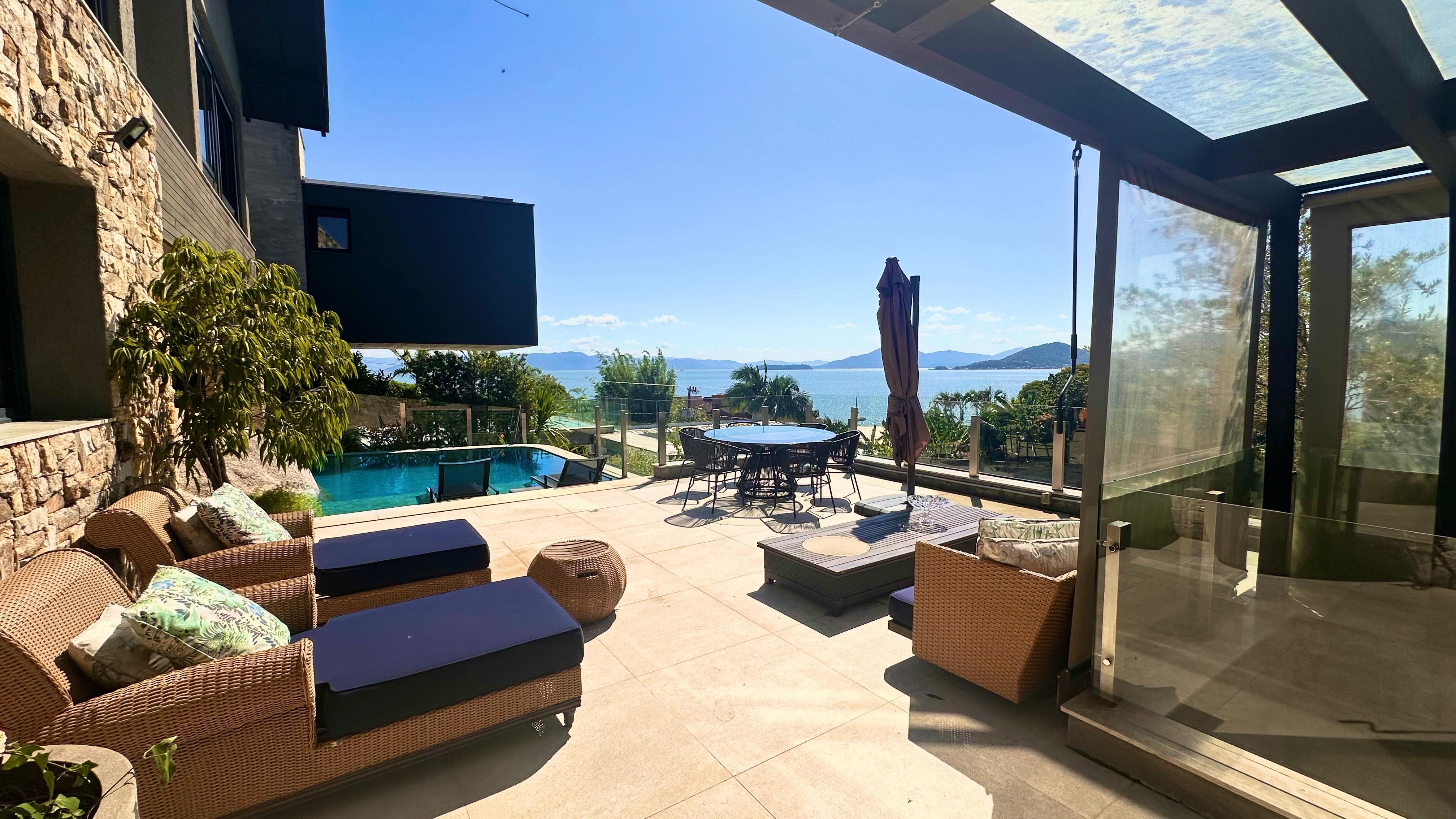 Casa de Condomínio com 4 Quartos à Venda, 478 m² em Cacupé - Florianópolis