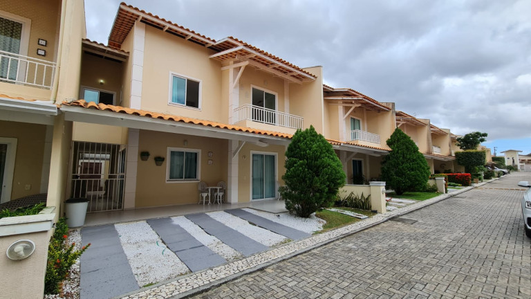 Imagem Casa de Condomínio com 3 Quartos para Alugar,  em Sapiranga-Coité - Fortaleza