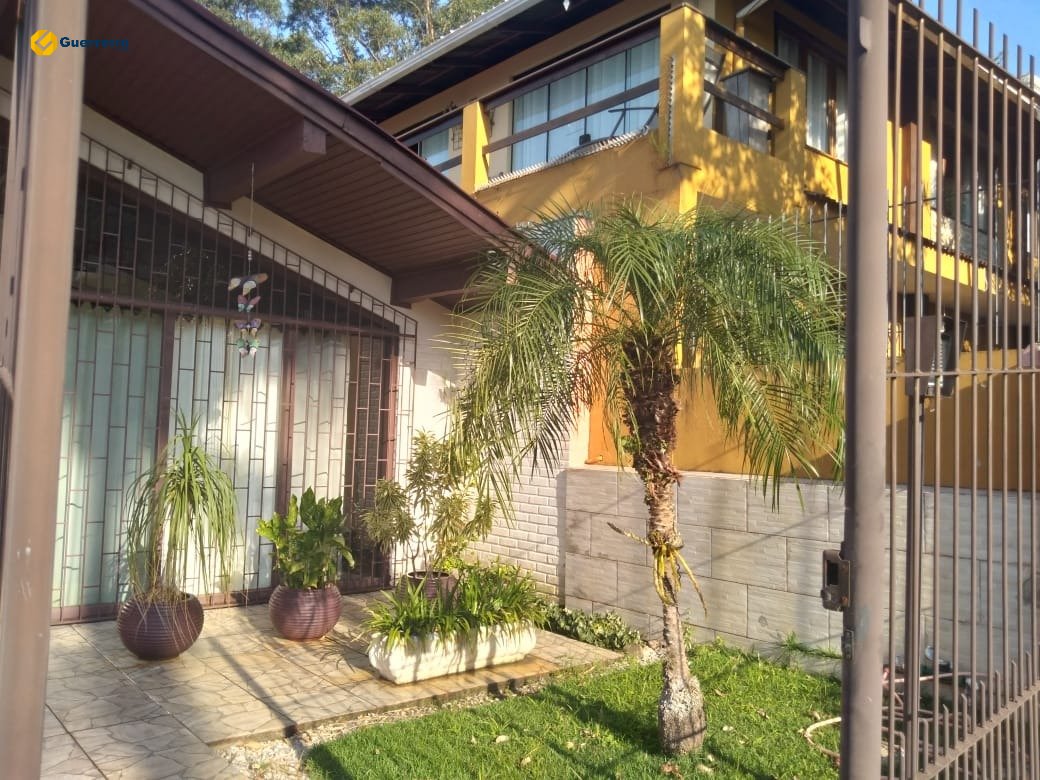 Imagem Casa com 3 Quartos à Venda, 190 m² em Trindade - Florianópolis Imagem Casa com 3 Quartos à Venda, 190 m² em Trindade - Florianópolis