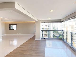Apartamento com 3 Quartos à Venda, 195 m²em Campo Belo - São Paulo