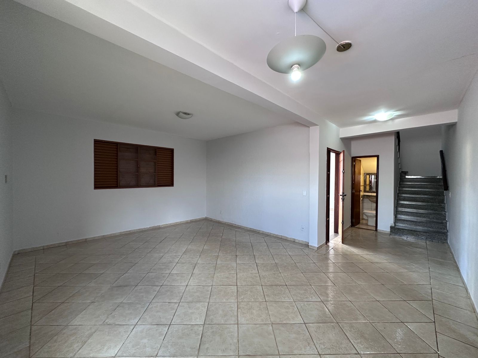 Imagem Sobrado com 4 Quartos à Venda, 188 m²em Jardim América - Goiânia