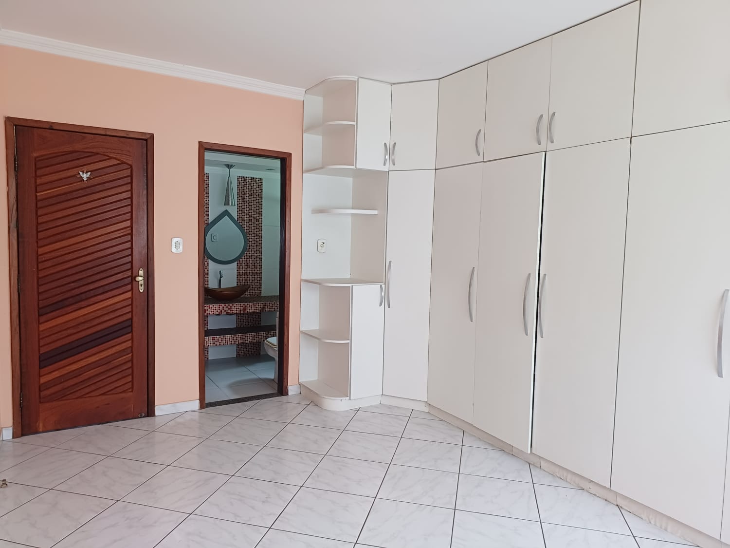 Imagem Casa com 5 Quartos à Venda, 360 m²em Venda das Pedras - Itaboraí Imagem Casa com 5 Quartos à Venda, 360 m²em Venda das Pedras - Itaboraí