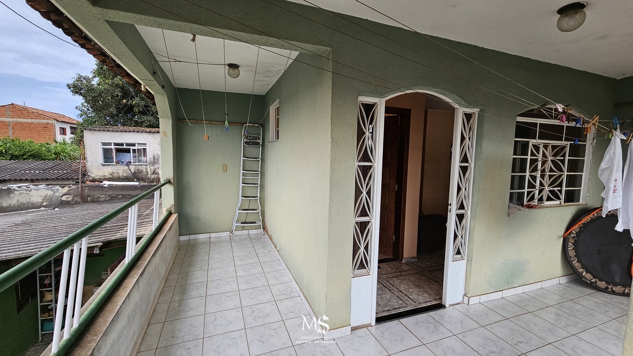 Imagem Sobrado com 5 Quartos à Venda, 275 m² em Setor Leste (Gama) - Brasília