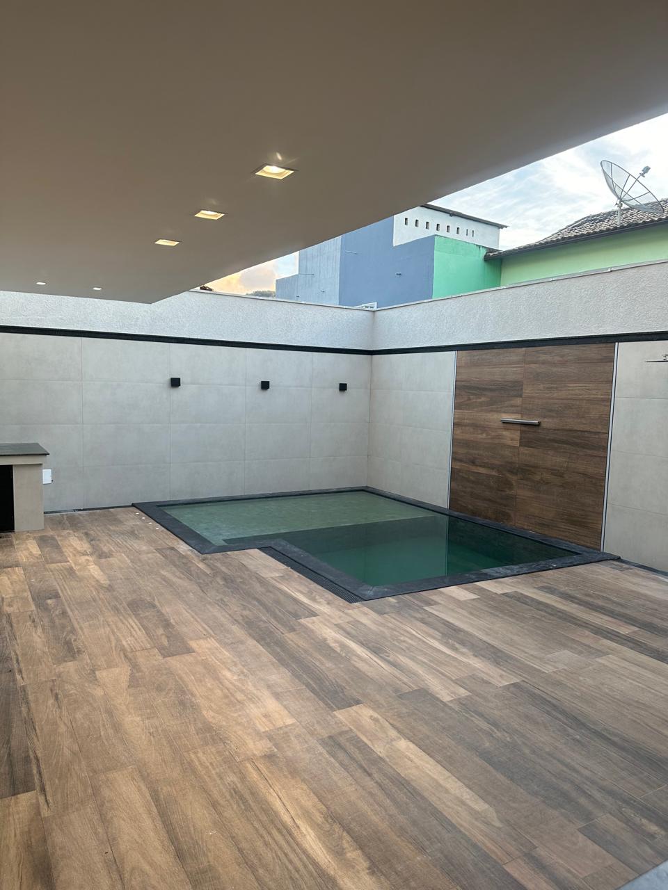 Imagem Casa de Condomínio com 5 Quartos à Venda, 200 m² em Campo Grande - Rio de Janeiro Imagem Casa de Condomínio com 5 Quartos à Venda, 200 m² em Campo Grande - Rio de Janeiro