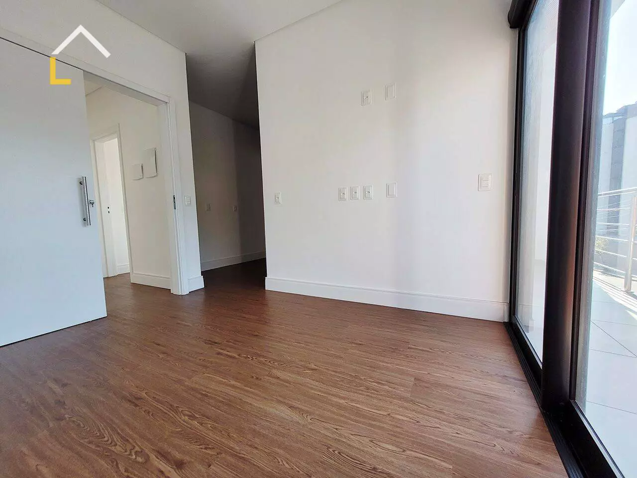 Imagem Sobrado com 3 Quartos à Venda, 160 m²em Saguaçu - Joinville Imagem Sobrado com 3 Quartos à Venda, 160 m²em Saguaçu - Joinville