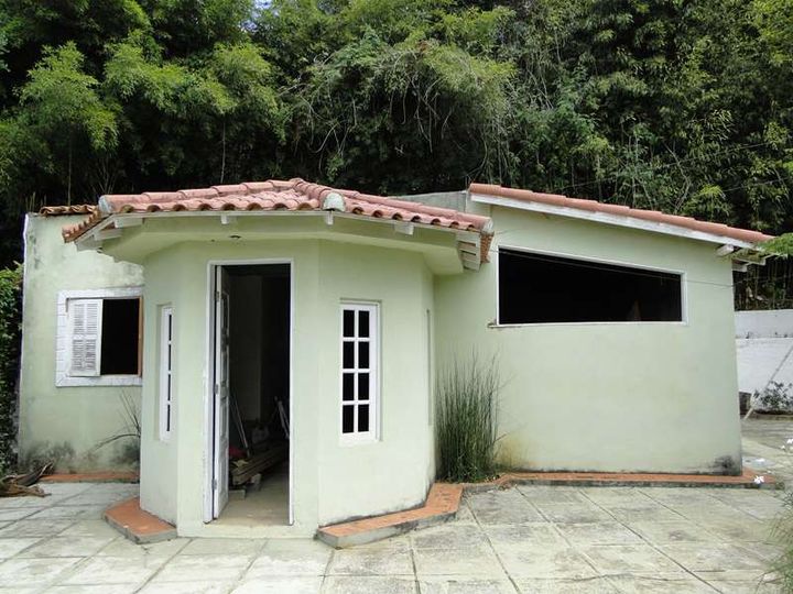 Imagem Casa com 4 Quartos à Venda, 3 m² em Várzea&nbsp; - Teresópolis
