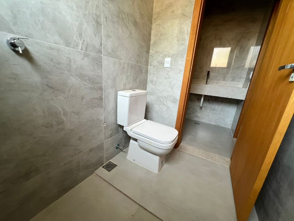 Imagem Casa de Condomínio com 4 Quartos à Venda, 200 m² em - Imagem Casa de Condomínio com 4 Quartos à Venda, 200 m² em -