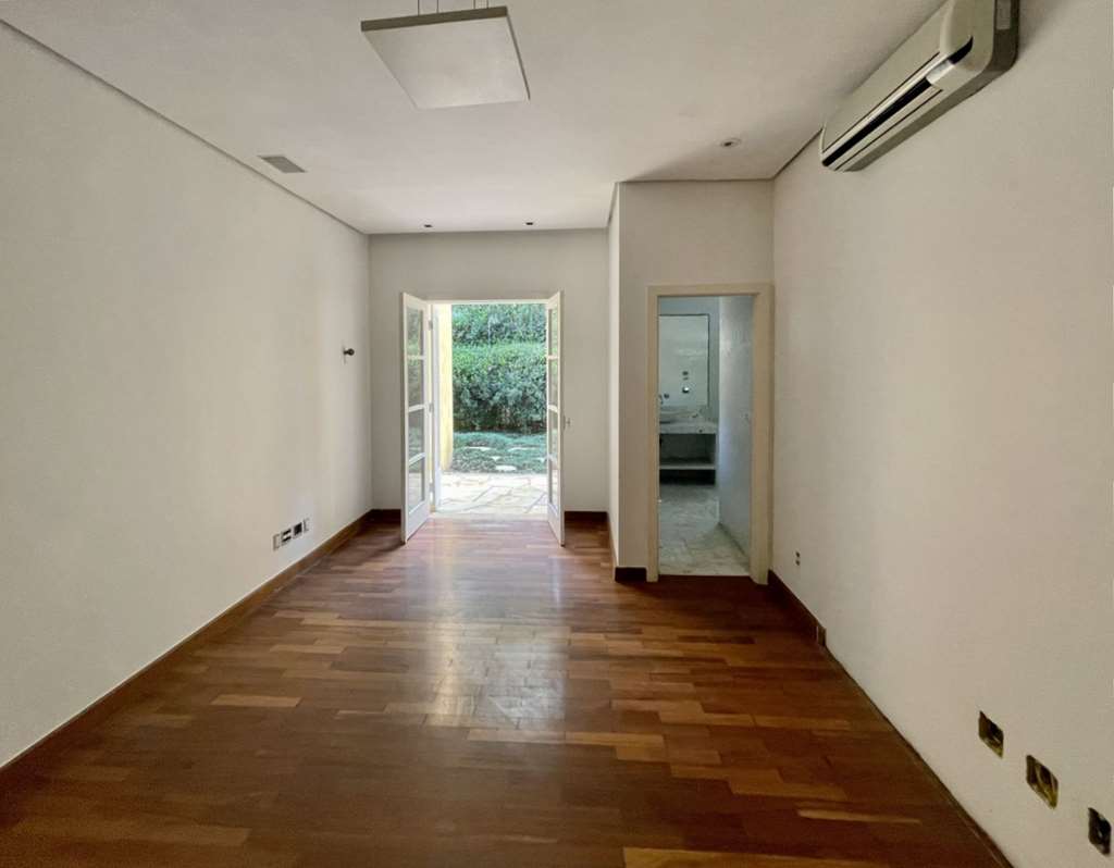 Imagem Casa com 6 Quartos à Venda ou Locação, 721 m²em Palos Verdes - Carapicuíba Imagem Casa com 6 Quartos à Venda ou Locação, 721 m²em Palos Verdes - Carapicuíba