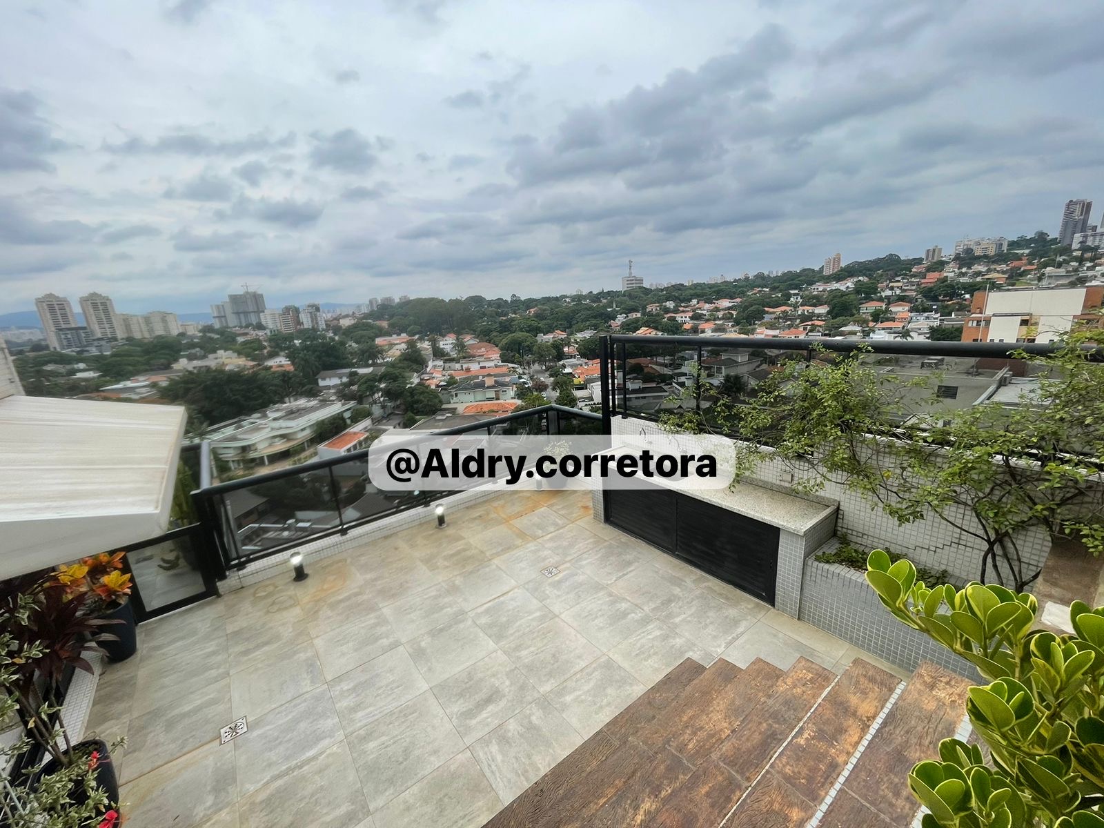Imagem Cobertura com 4 Quartos à Venda, 340 m²em Bela Aliança - São Paulo