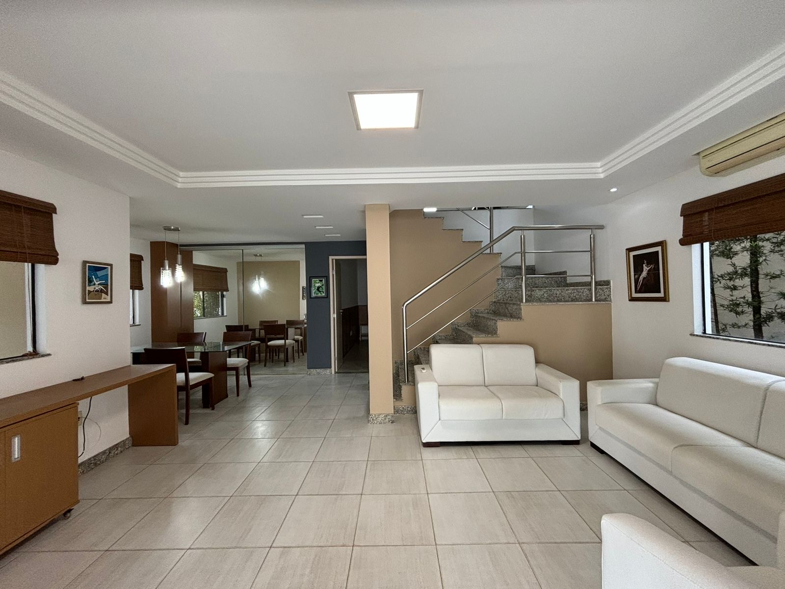 Imagem Casa com 3 Quartos para Alugar, 170 m²em Buraquinho - Lauro de Freitas Imagem Casa com 3 Quartos para Alugar, 170 m²em Buraquinho - Lauro de Freitas