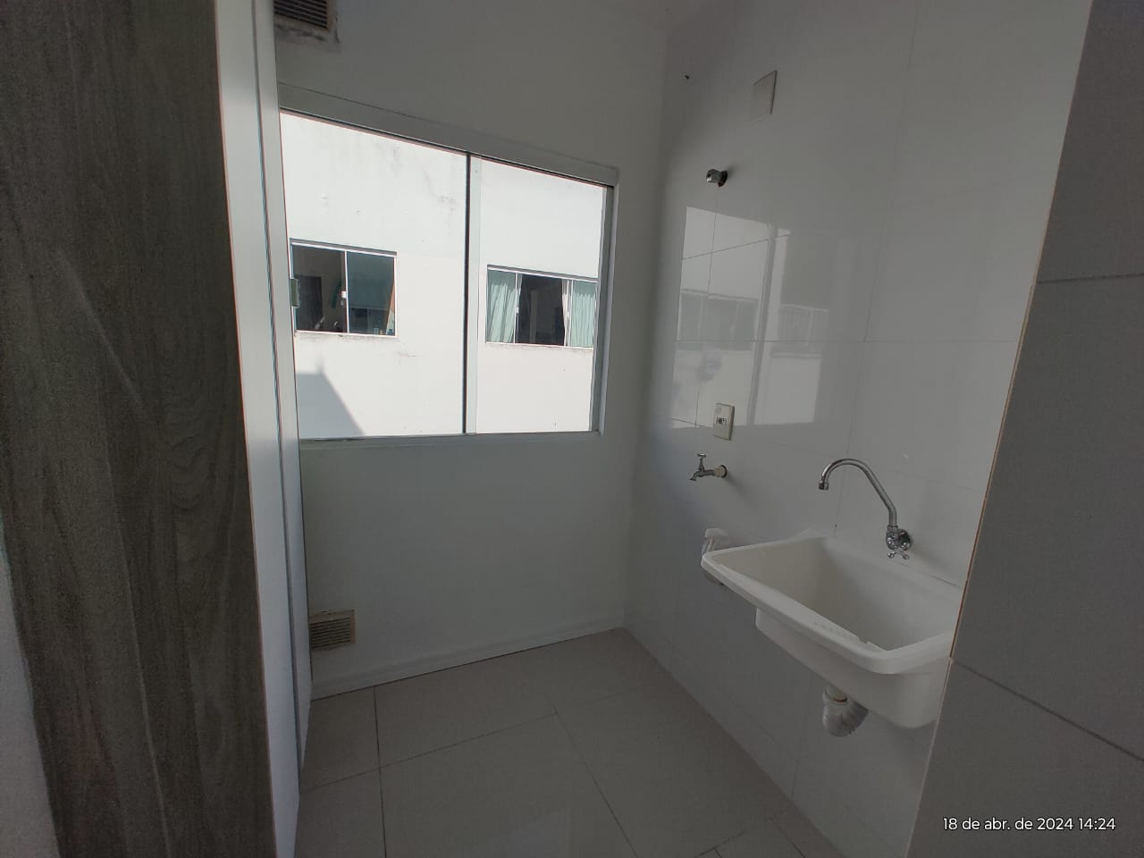 Imagem Apartamento com 2 Quartos para Alugar, 55 m²em Nova Esperança - Balneário Camboriú Imagem Apartamento com 2 Quartos para Alugar, 55 m²em Nova Esperança - Balneário Camboriú
