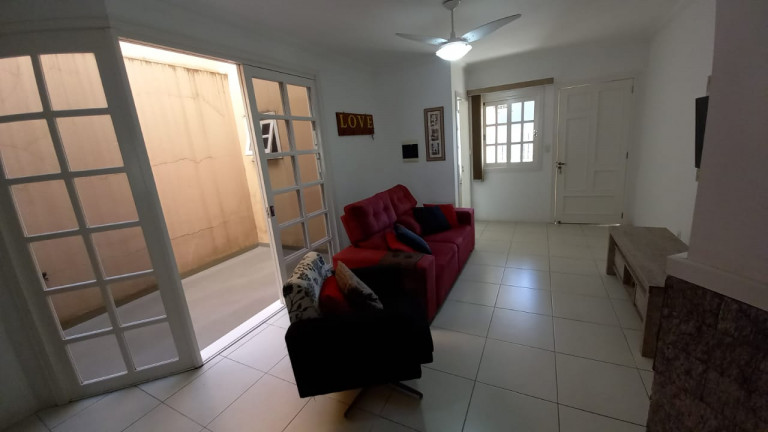 Imagem Casa com 3 Quartos à Venda, 99 m² em Hípica - Porto Alegre Imagem Casa com 3 Quartos à Venda, 99 m² em Hípica - Porto Alegre