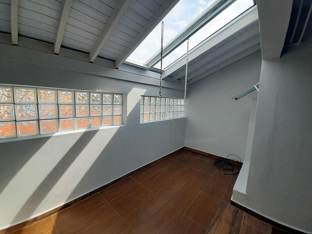 Imagem Sobrado com 2 Quartos para Alugar, 110 m² em Esmeralda - Praia Grande