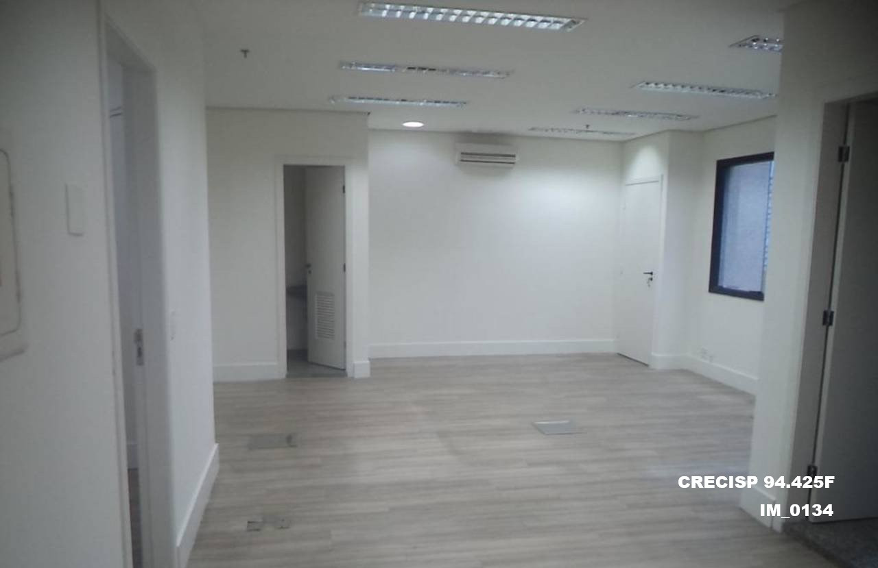 Sala Comercial à Venda ou Locação, 37 m² em Vila Olímpia - São Paulo