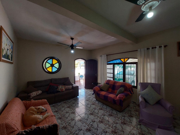 Imagem Casa com 3 Quartos à Venda, 182 m² em Centro - Peruíbe