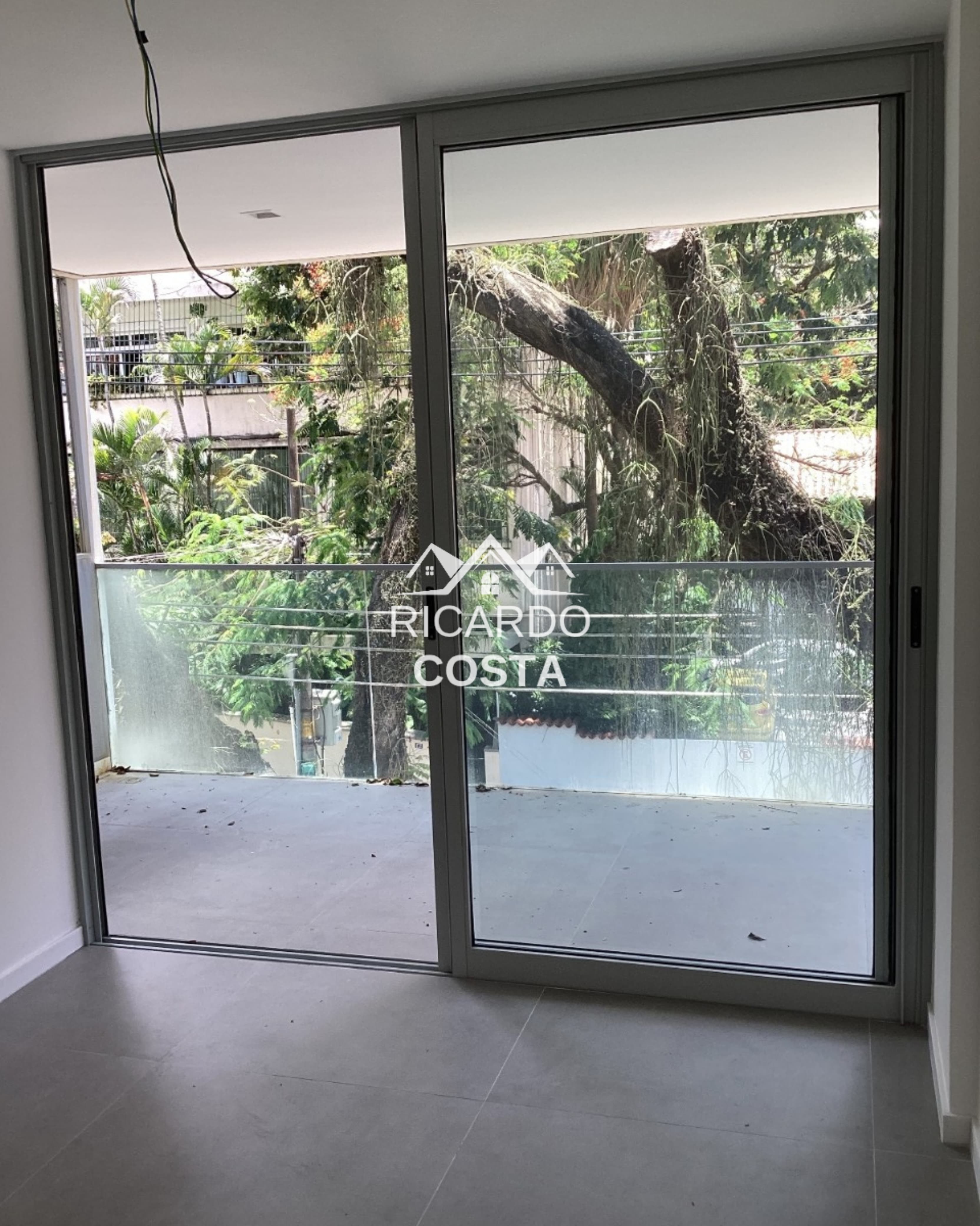 Imagem Cobertura com 2 Quartos à Venda ou Locação, 190 m² em Humaitá - Rio de Janeiro Imagem Cobertura com 2 Quartos à Venda ou Locação, 190 m² em Humaitá - Rio de Janeiro