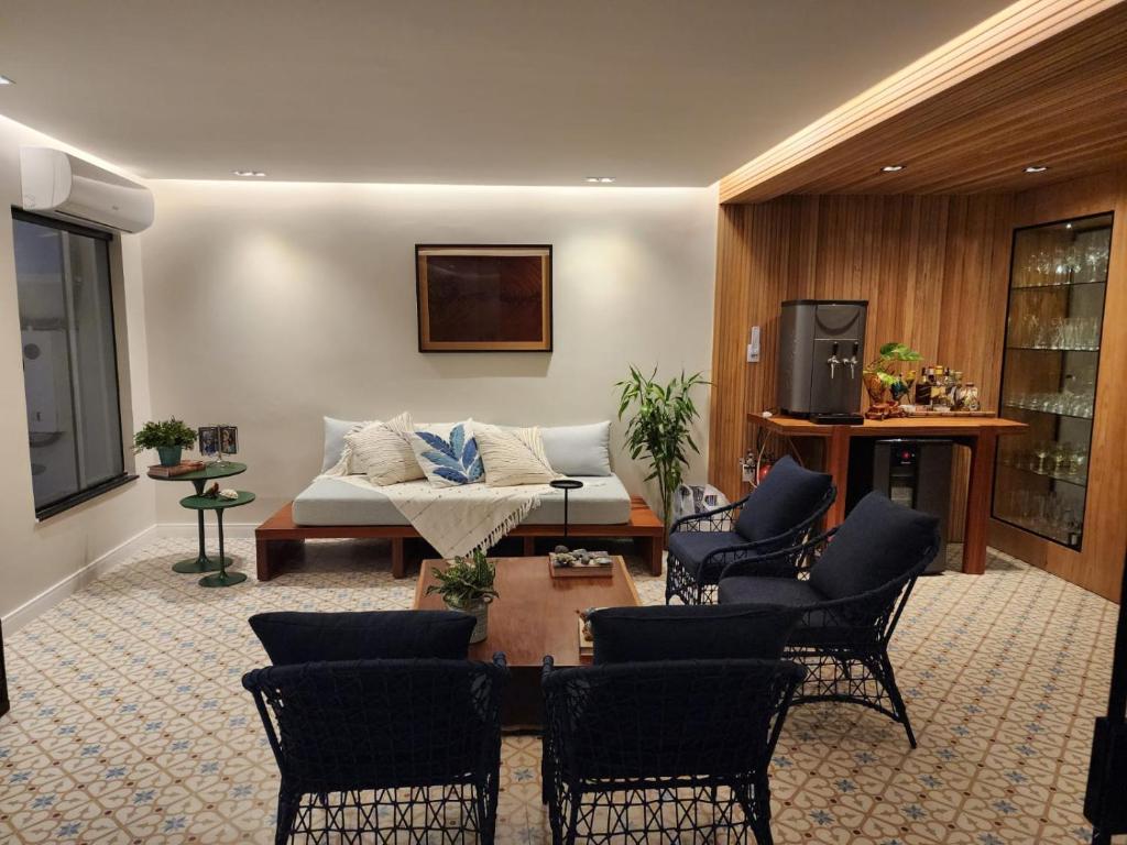 Imagem Casa de Condomínio com 6 Quartos para Temporada, 600 m² em Curió-Utinga - Belém Imagem Casa de Condomínio com 6 Quartos para Temporada, 600 m² em Curió-Utinga - Belém