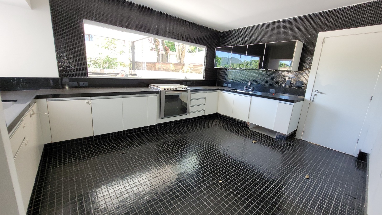 Imagem Casa de Condomínio com 3 Quartos à Venda, 340 m²em Sapê - Niterói Imagem Casa de Condomínio com 3 Quartos à Venda, 340 m²em Sapê - Niterói