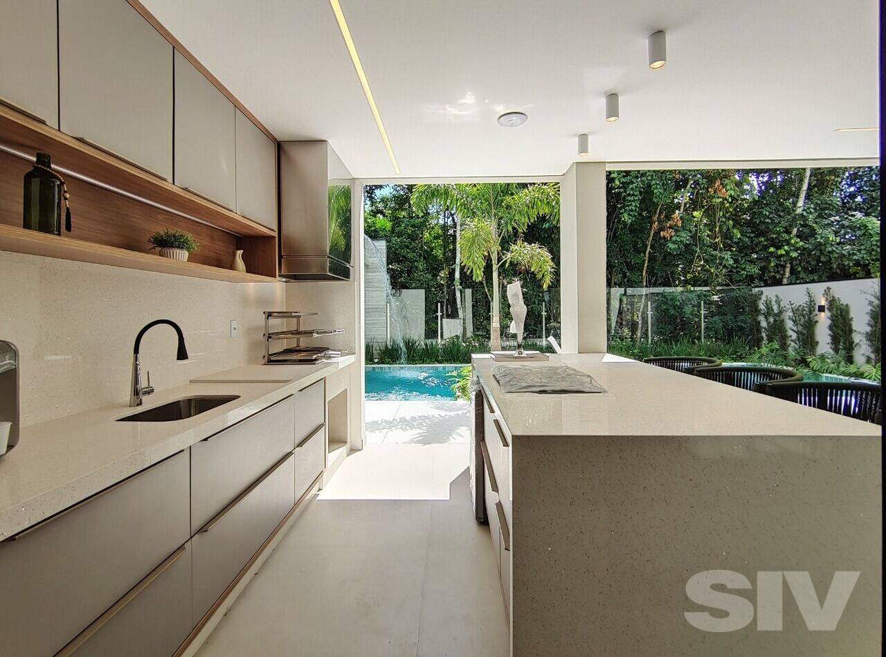 Imagem Sobrado com 5 Quartos à Venda, 370 m²em Riviera de São Lourenço - BERTIOGA