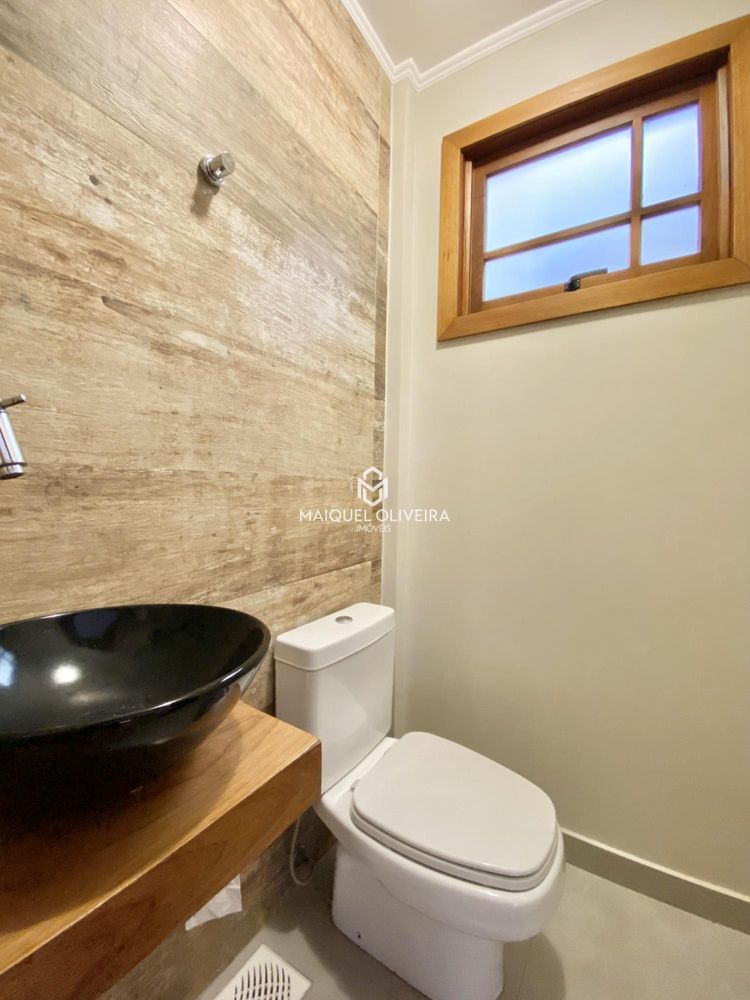 Imagem Casa de Condomínio com 4 Quartos para Alugar, 362 m²em Tomazetti - Santa Maria