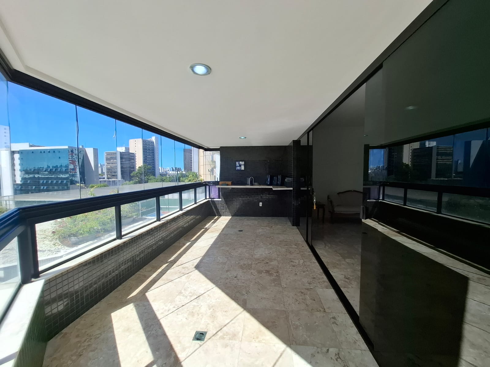 Imagem Apartamento com 4 Quartos à Venda, 224 m² em Pituba - Salvador Imagem Apartamento com 4 Quartos à Venda, 224 m² em Pituba - Salvador