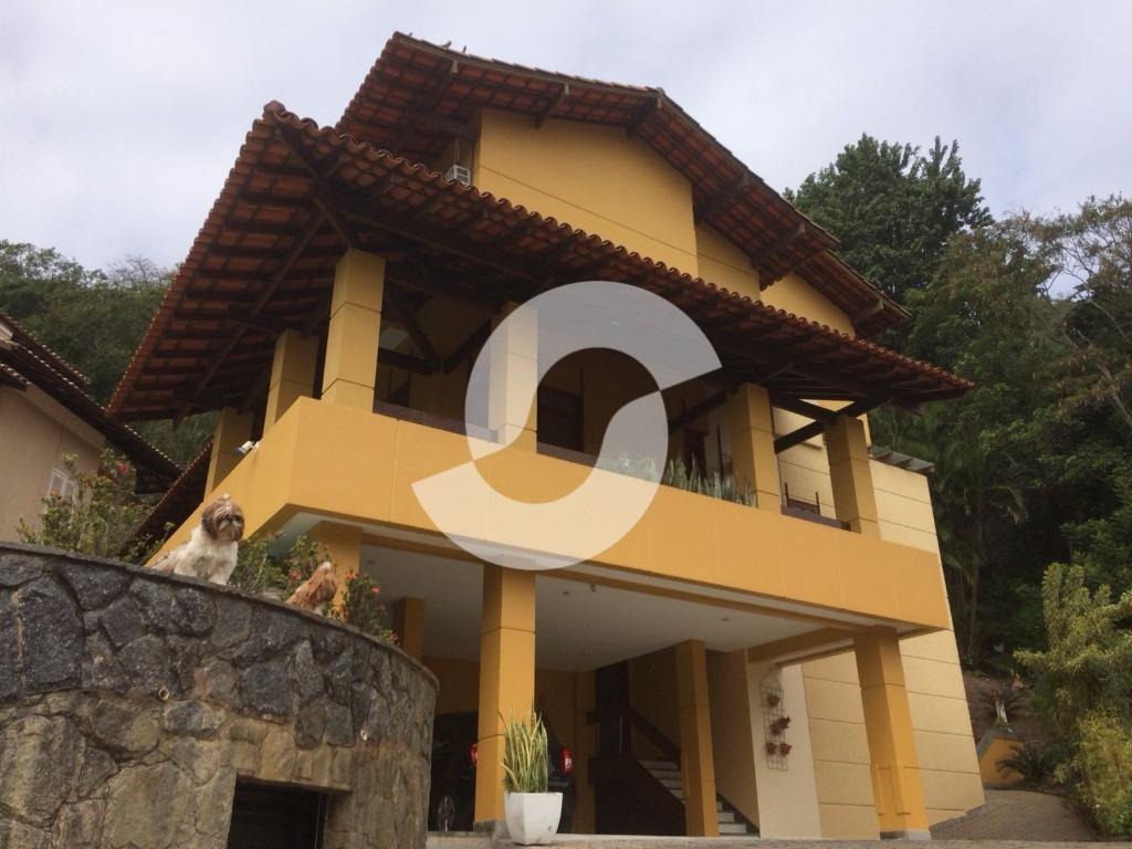 Casa com 4 Quartos à Venda, 600 m² em Itacoatiara - Niterói
