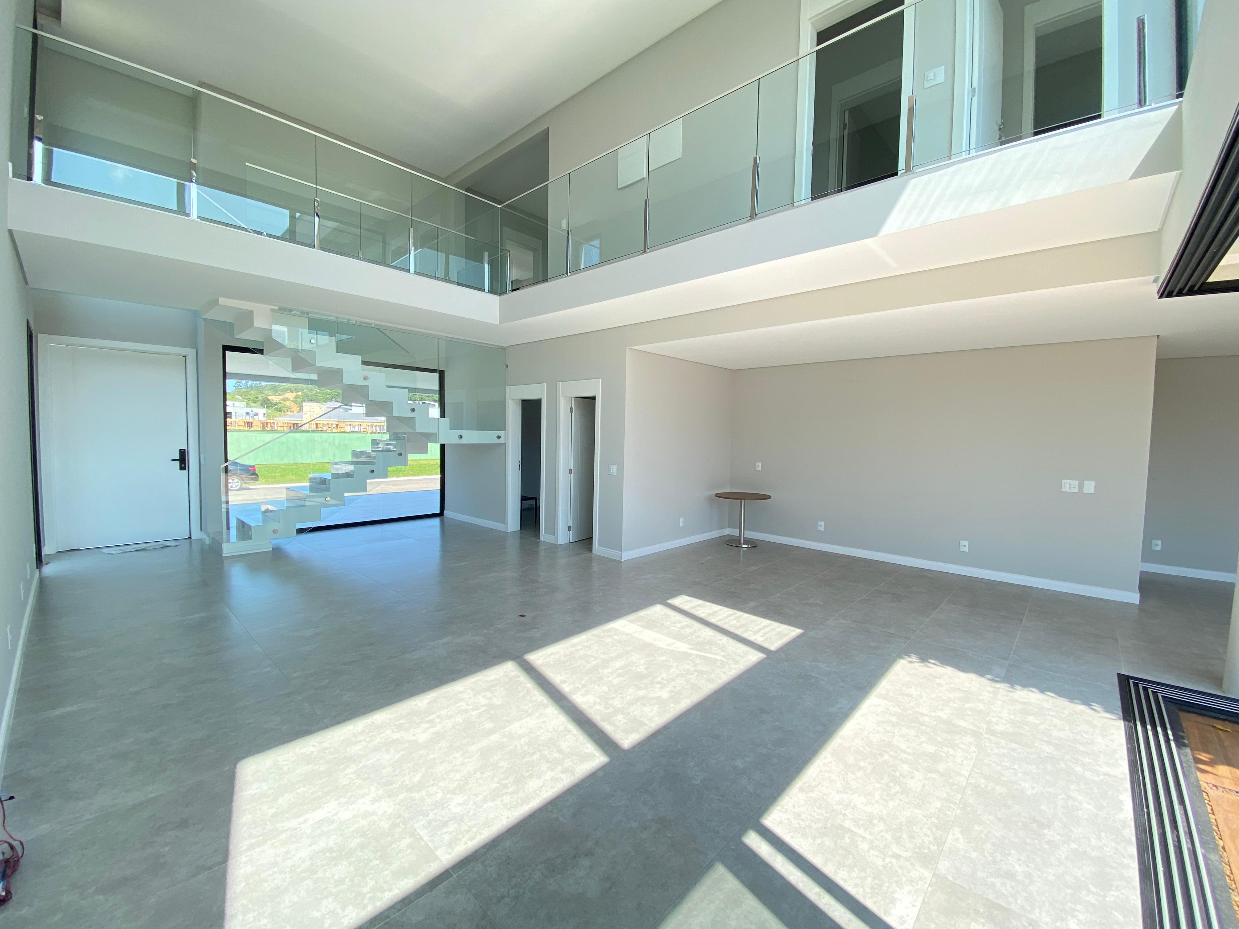 Imagem Casa com 4 Quartos à Venda, 370 m²em Santa Regina - Camboriú Imagem Casa com 4 Quartos à Venda, 370 m²em Santa Regina - Camboriú