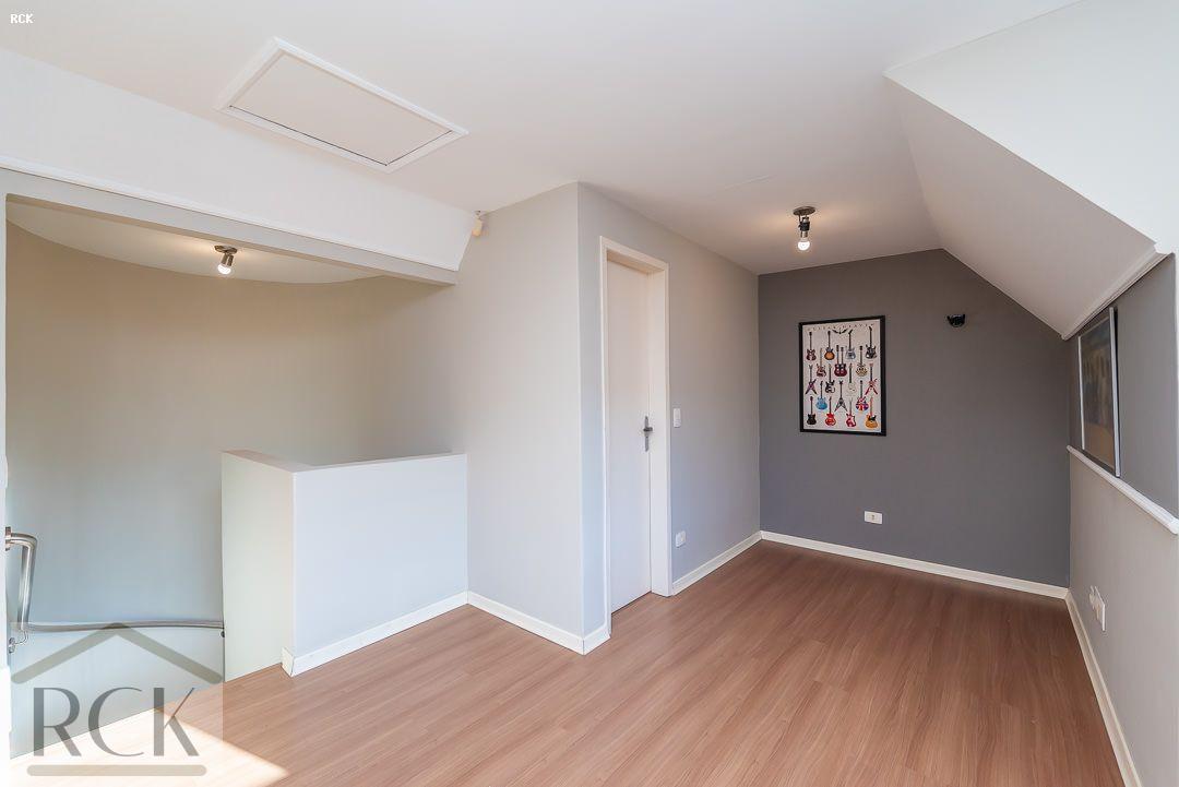 Imagem Sobrado com 3 Quartos à Venda, 162 m²em Uberaba - Curitiba Imagem Sobrado com 3 Quartos à Venda, 162 m²em Uberaba - Curitiba