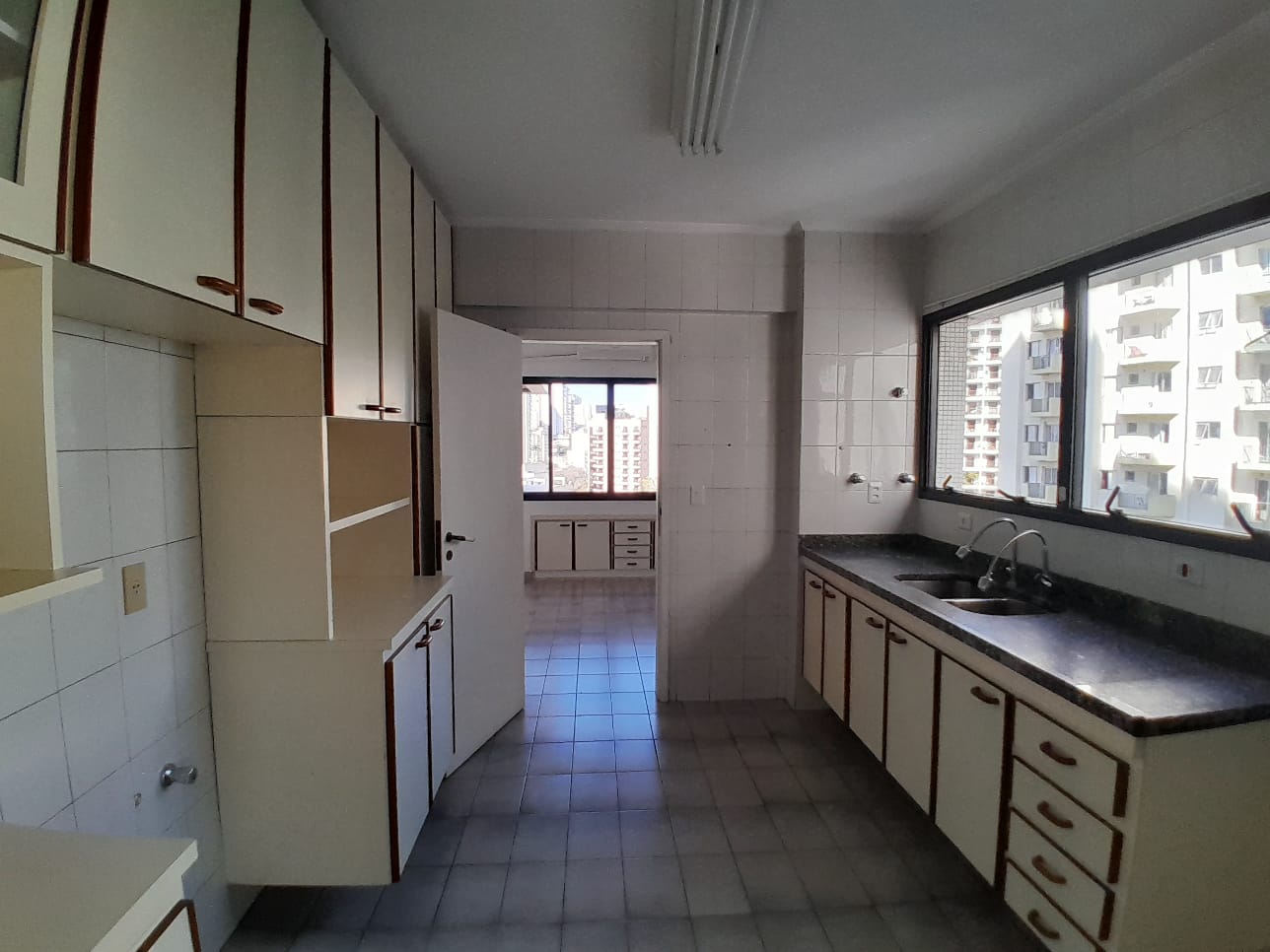 Imagem Apartamento com 3 Quartos à Venda ou Locação, 245 m² em Aclimação - São Paulo