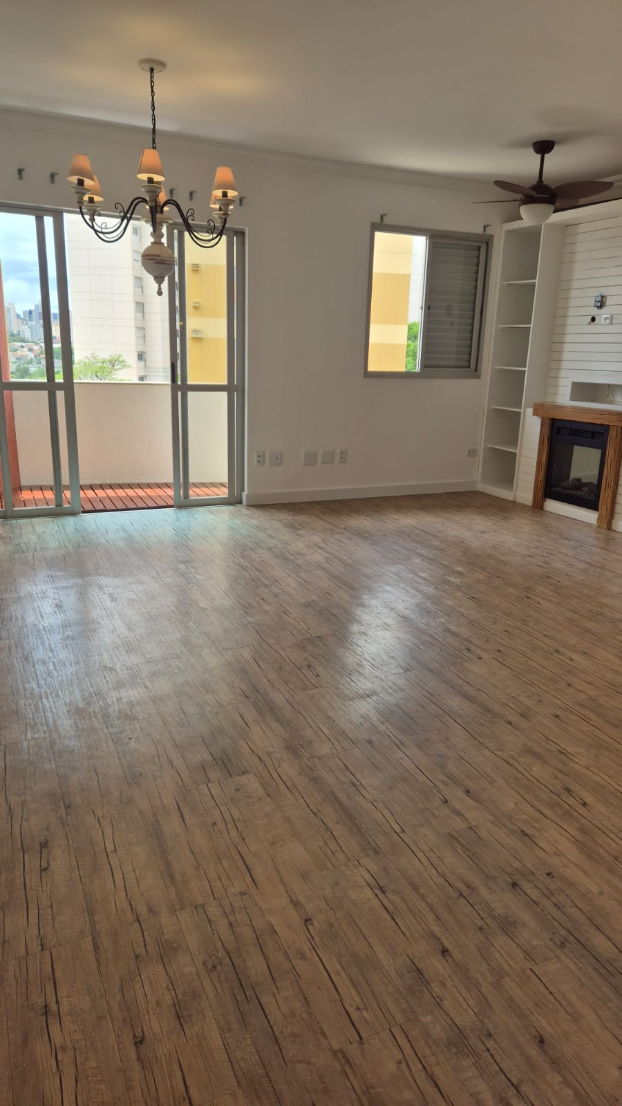 Imagem Apartamento com 2 Quartos à Venda, 70 m²em GLEBA PALHANO-LAGO IGAPÓ - LONDRINA