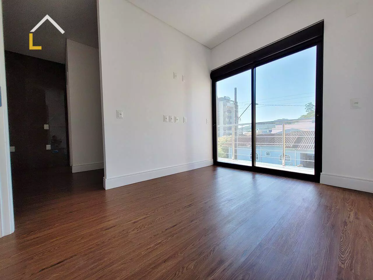 Imagem Sobrado com 3 Quartos à Venda, 160 m²em Saguaçu - Joinville Imagem Sobrado com 3 Quartos à Venda, 160 m²em Saguaçu - Joinville