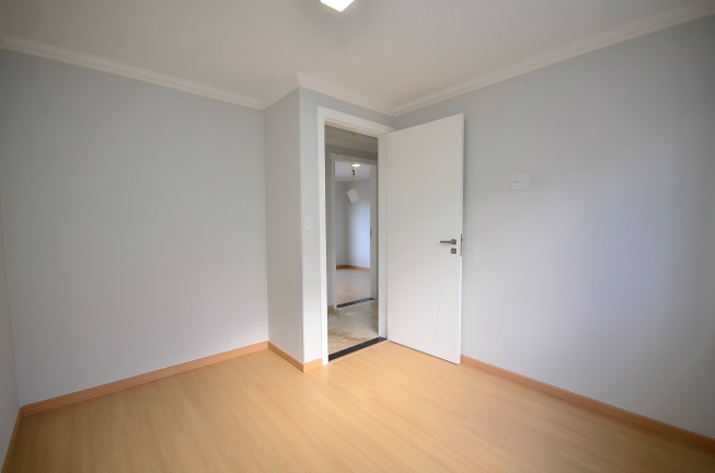 Imagem Sobrado com 3 Quartos à Venda, em Cajuru - Curitiba Imagem Sobrado com 3 Quartos à Venda, em Cajuru - Curitiba