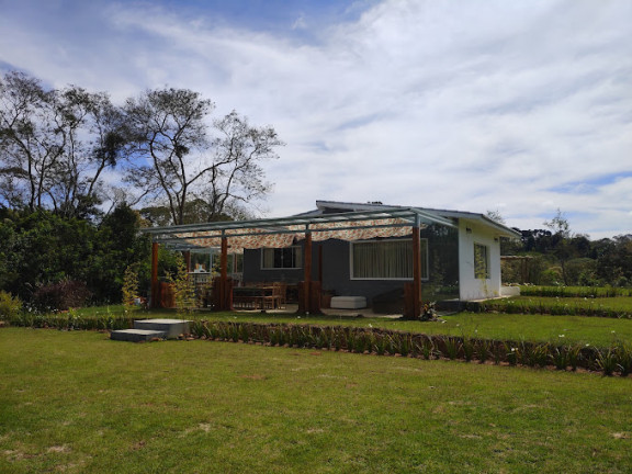 Chácara com 8 Quartos à Venda,  em Jardim Santa Vitória (Canguera) - São Roque