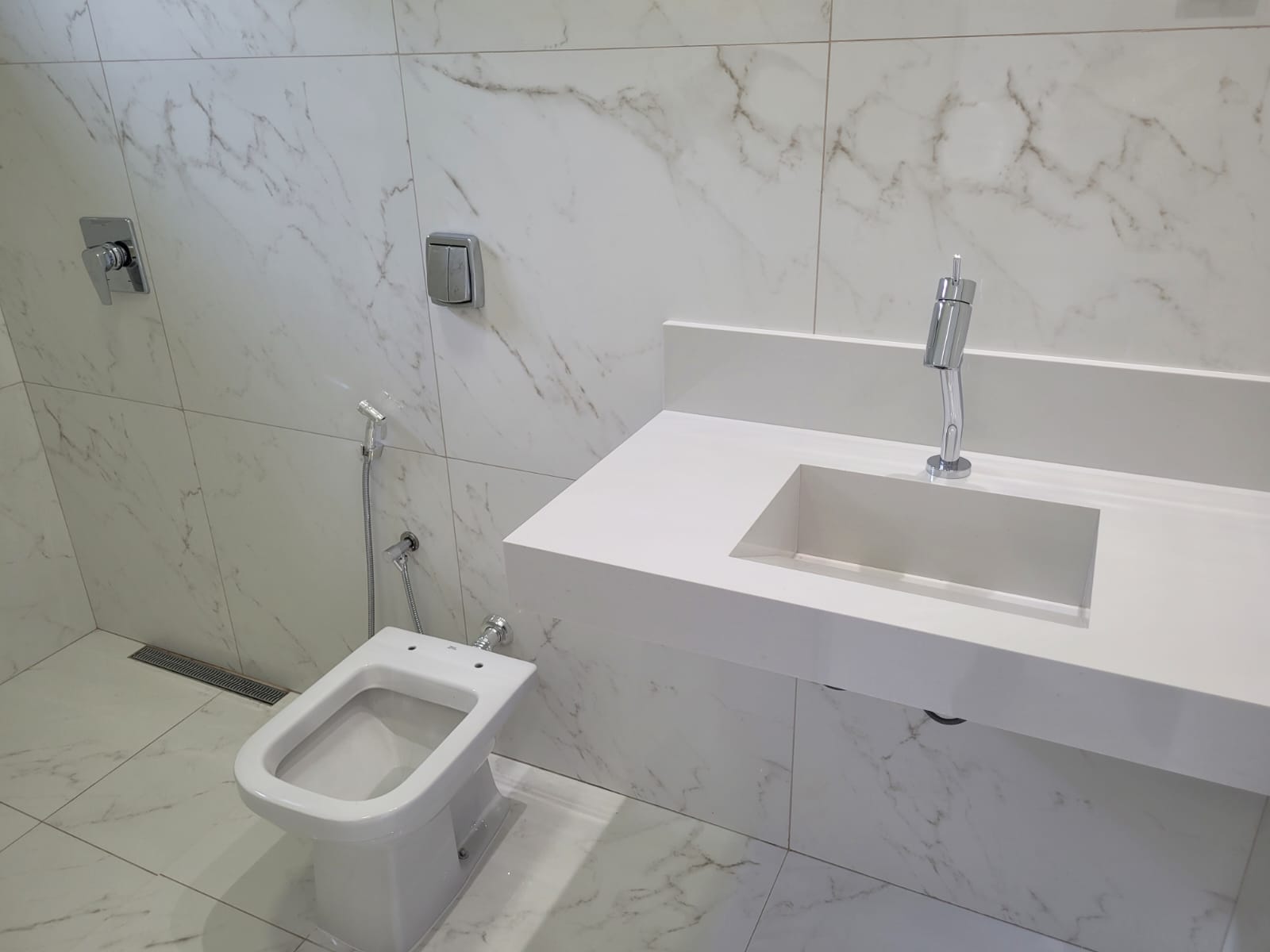 Imagem Casa com 3 Quartos à Venda, 210 m²em Alphaville Campo Grande 3 - Campo Grande