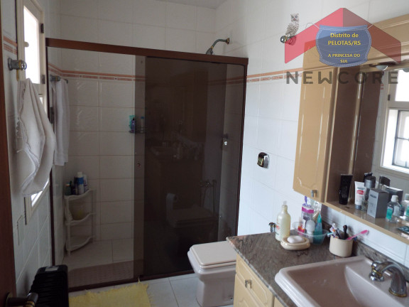 Imagem Casa com 4 Quartos à Venda, 315 m² em Centro - Pelotas