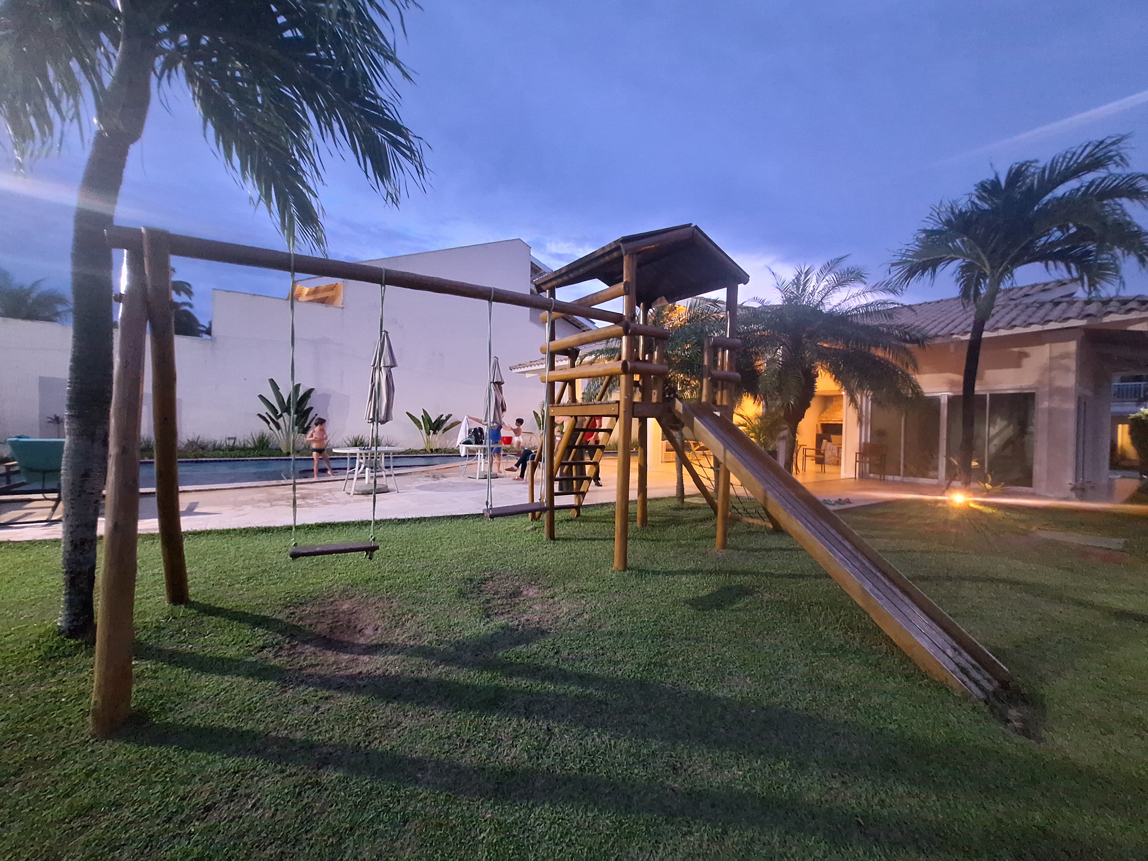 Imagem Casa de Condomínio com 4 Quartos à Venda, 242 m²em De Lourdes - Fortaleza