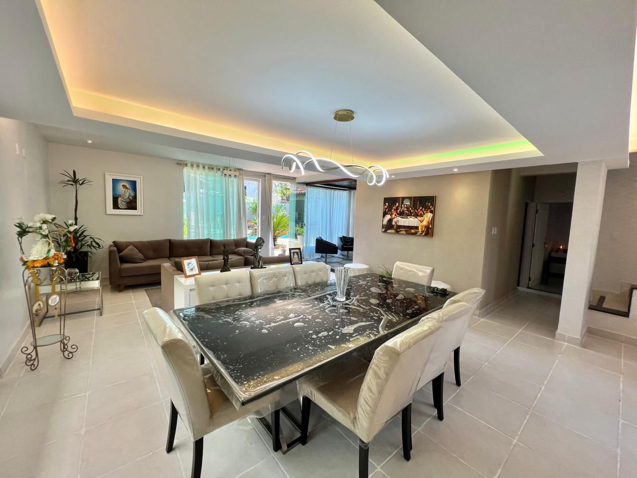 Imagem Casa com 3 Quartos à Venda, 320 m²em Curió-Utinga - Belém Imagem Casa com 3 Quartos à Venda, 320 m²em Curió-Utinga - Belém