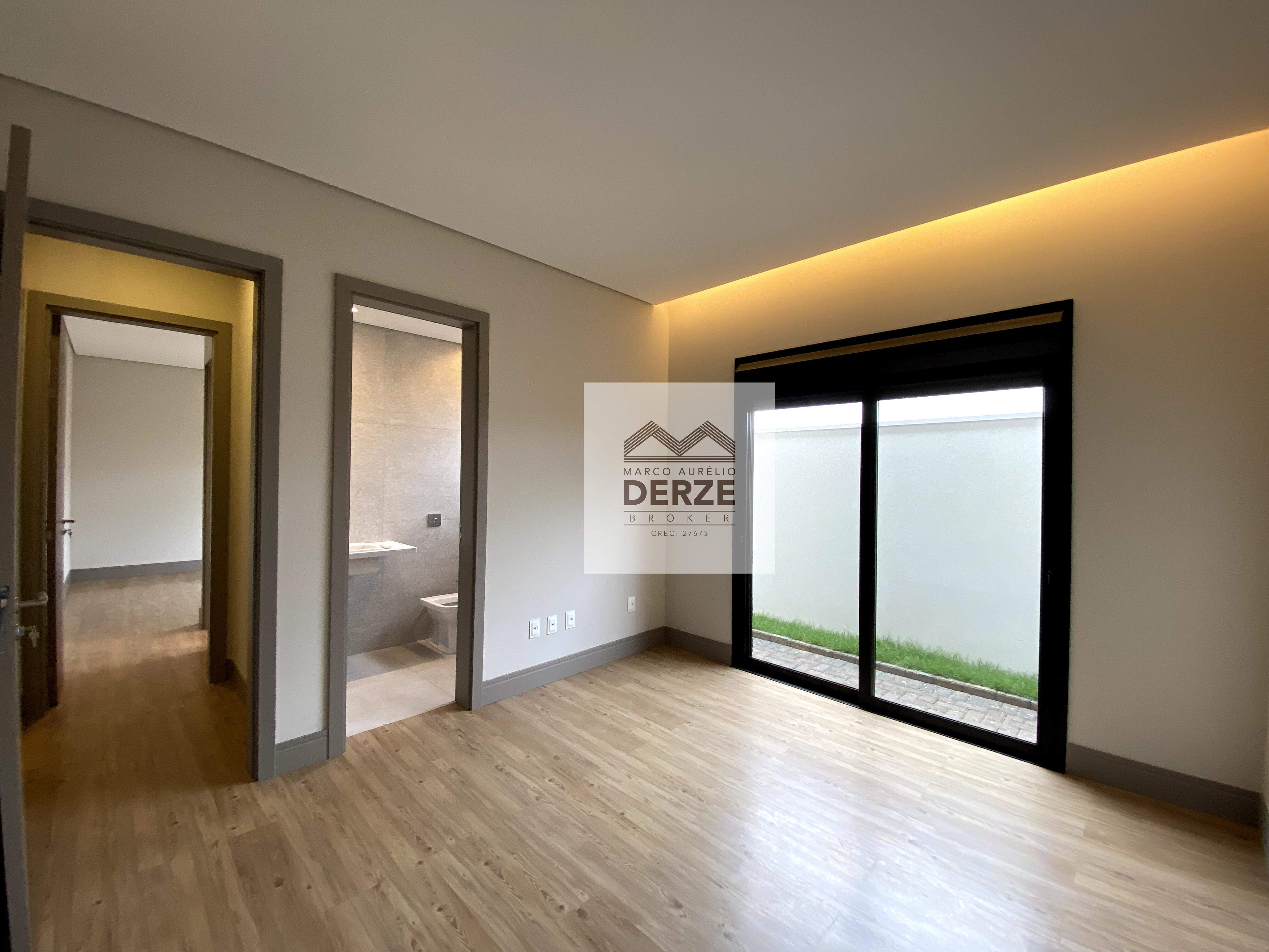 Imagem Casa com 3 Quartos à Venda, 240 m²em Jardim Inconfidência - Uberlândia Imagem Casa com 3 Quartos à Venda, 240 m²em Jardim Inconfidência - Uberlândia