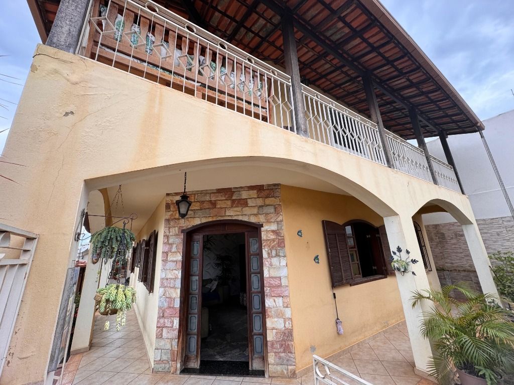 Imagem Casa com 4 Quartos à Venda, 249 m² em Tijuca - Contagem Imagem Casa com 4 Quartos à Venda, 249 m² em Tijuca - Contagem