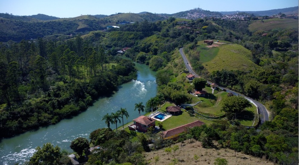 Imagem Chácara com 14 Quartos à Venda, 990 m²em Centro - Santa Branca Imagem Chácara com 14 Quartos à Venda, 990 m²em Centro - Santa Branca