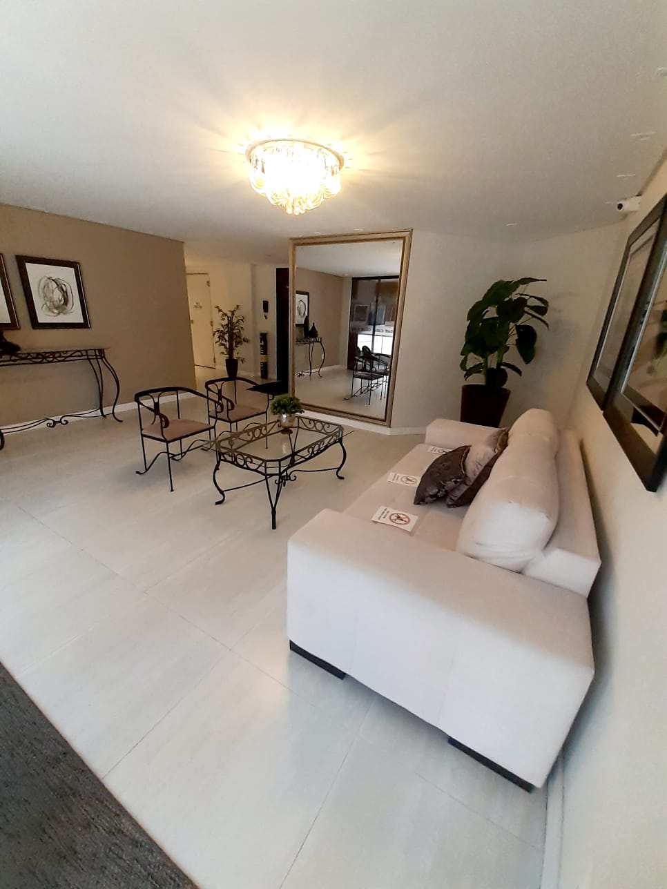 Imagem Apartamento com 2 Quartos à Venda, 108 m²em Pioneiros - Balneário Camboriú