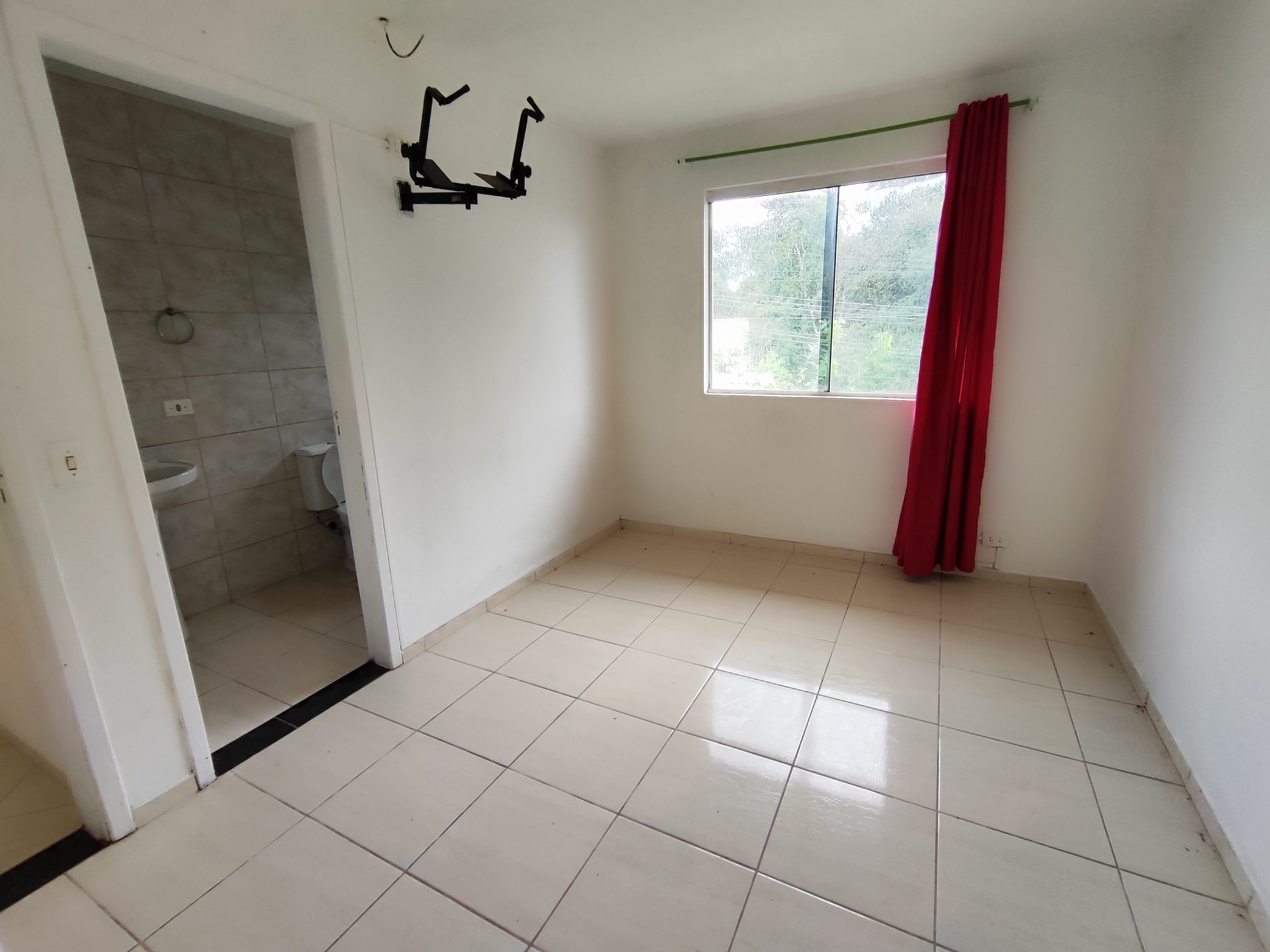 Imagem Casa com 3 Quartos à Venda, 51 m²em Embu - Colombo Imagem Casa com 3 Quartos à Venda, 51 m²em Embu - Colombo